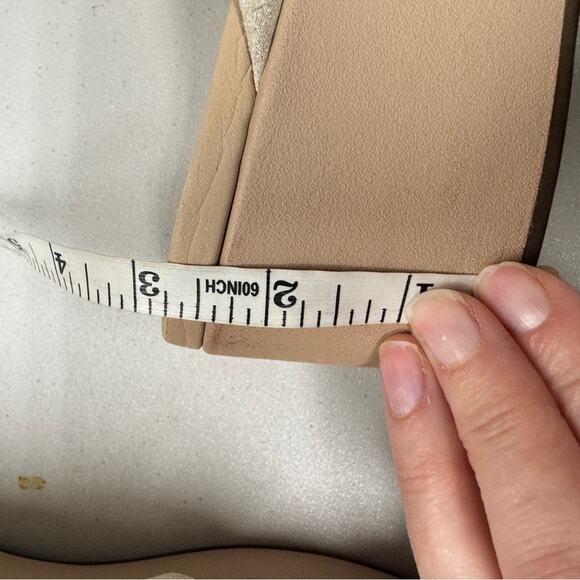 Vionic Tan Leather Flip Flop Wedge Sandals Womens 9 Casual Beachy Comfort Shoes - Picture 7 of 7